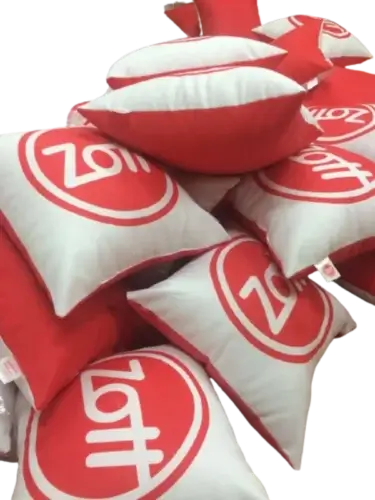 Vankúšiky s digitálnou potlačou - farebný firemný merch